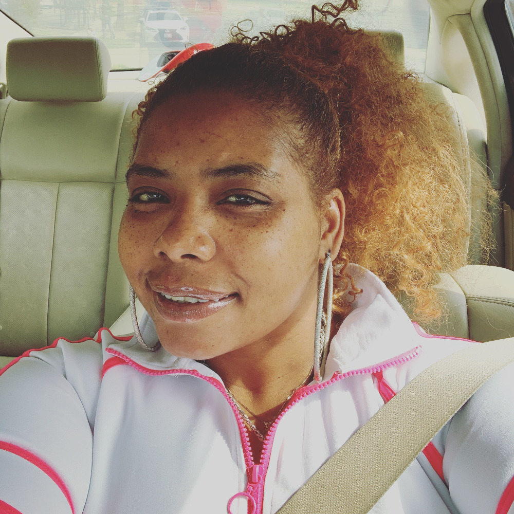 Meet your Posher, Nicole